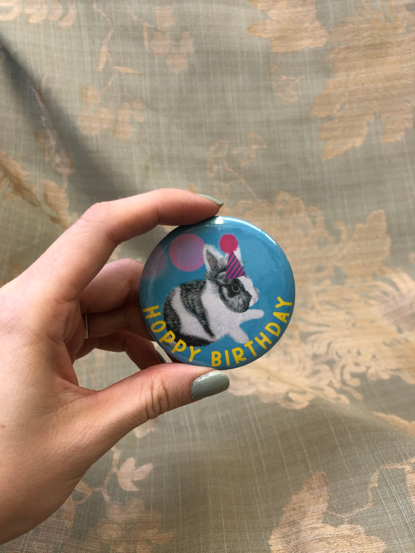 Hoppy Birthday | Badges