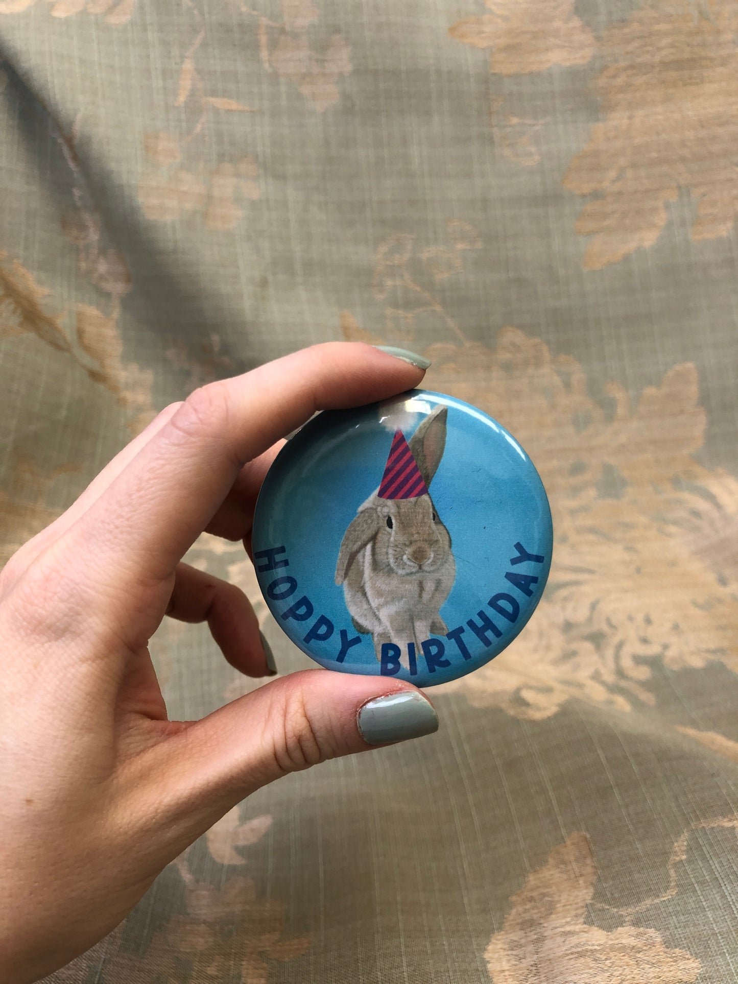 Hoppy Birthday | Badges