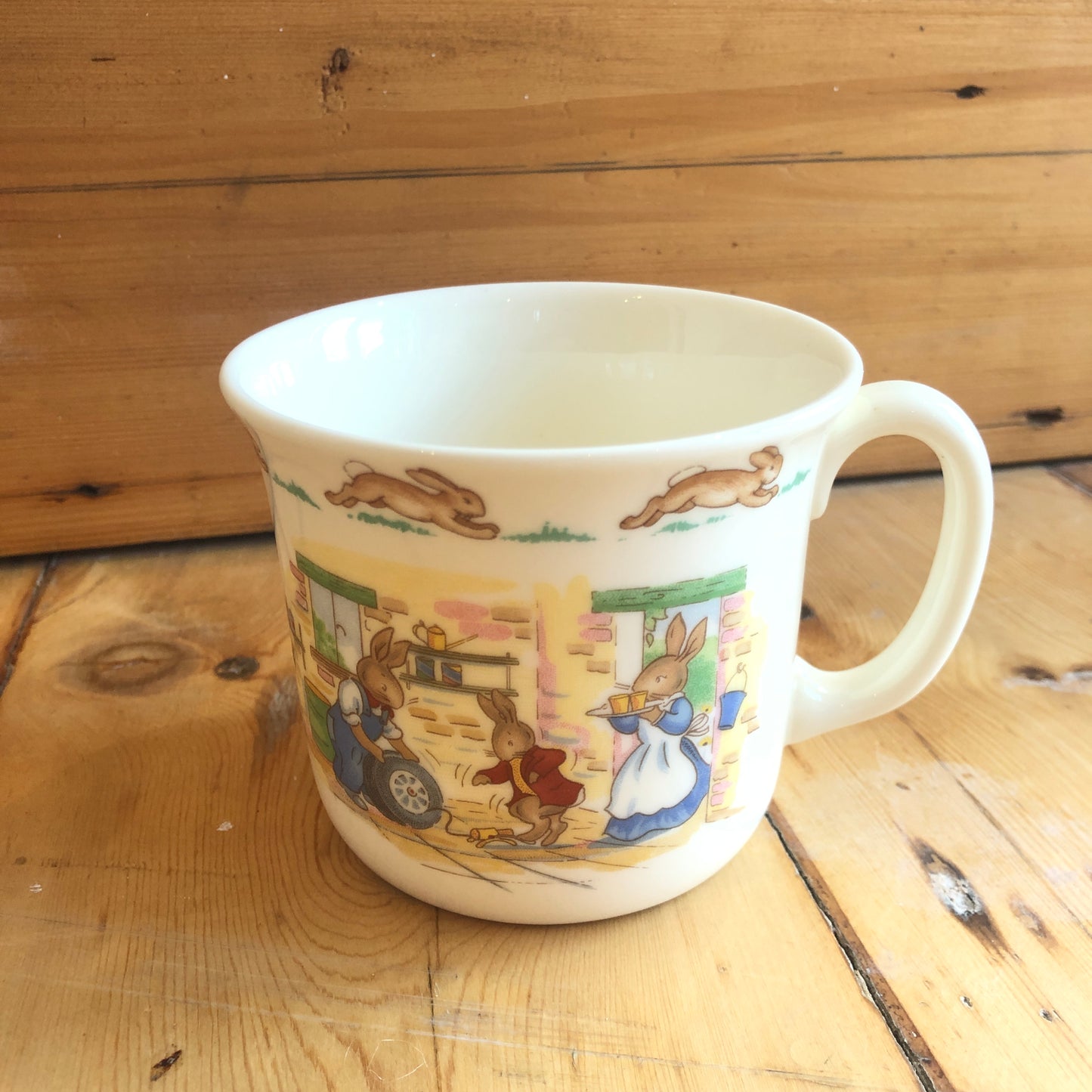 Royal Doulton Bunnykins - Dad's Garage - Cup - 1936