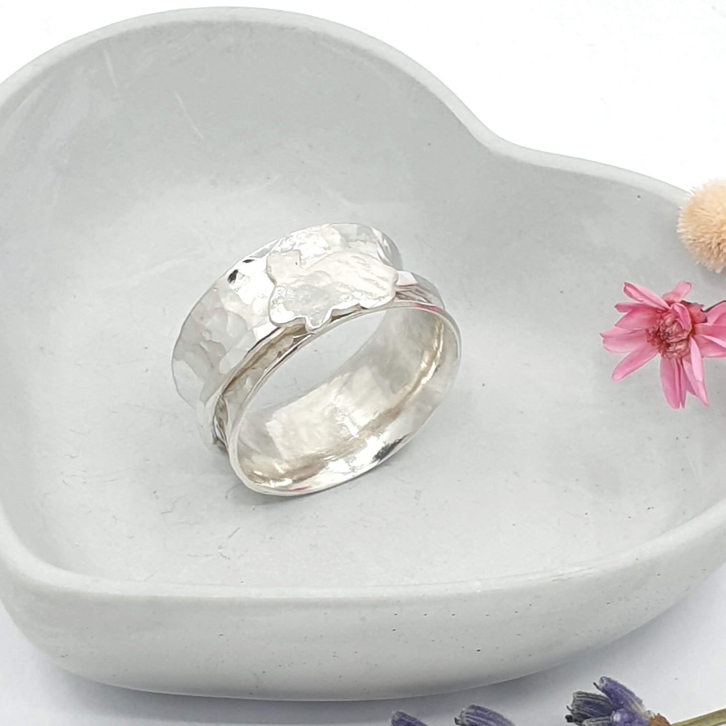hammered texture Silver spinner ring with a rabbit design