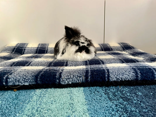 Snug'Em | Ultra-Soft Pet Fleece Mat | Checked Pattern