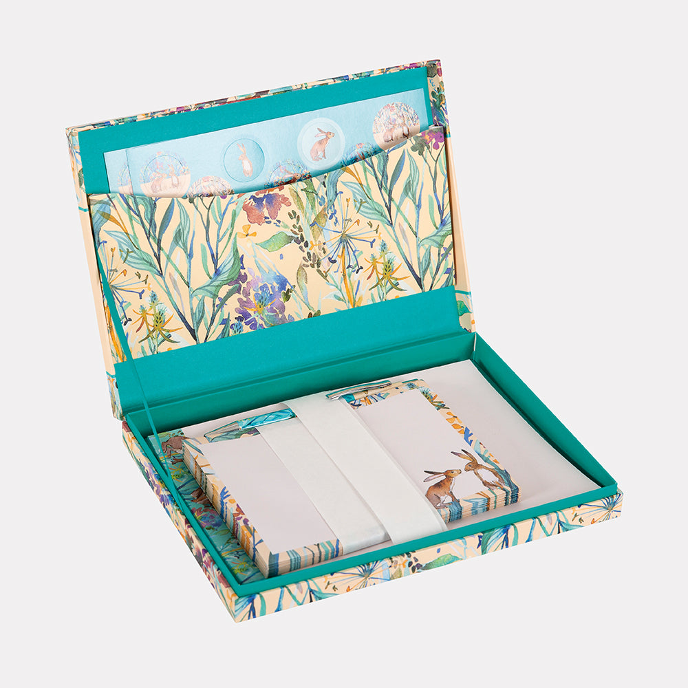 Kissing Hares Writing Set