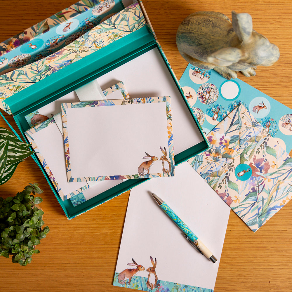 Kissing Hares Writing Set