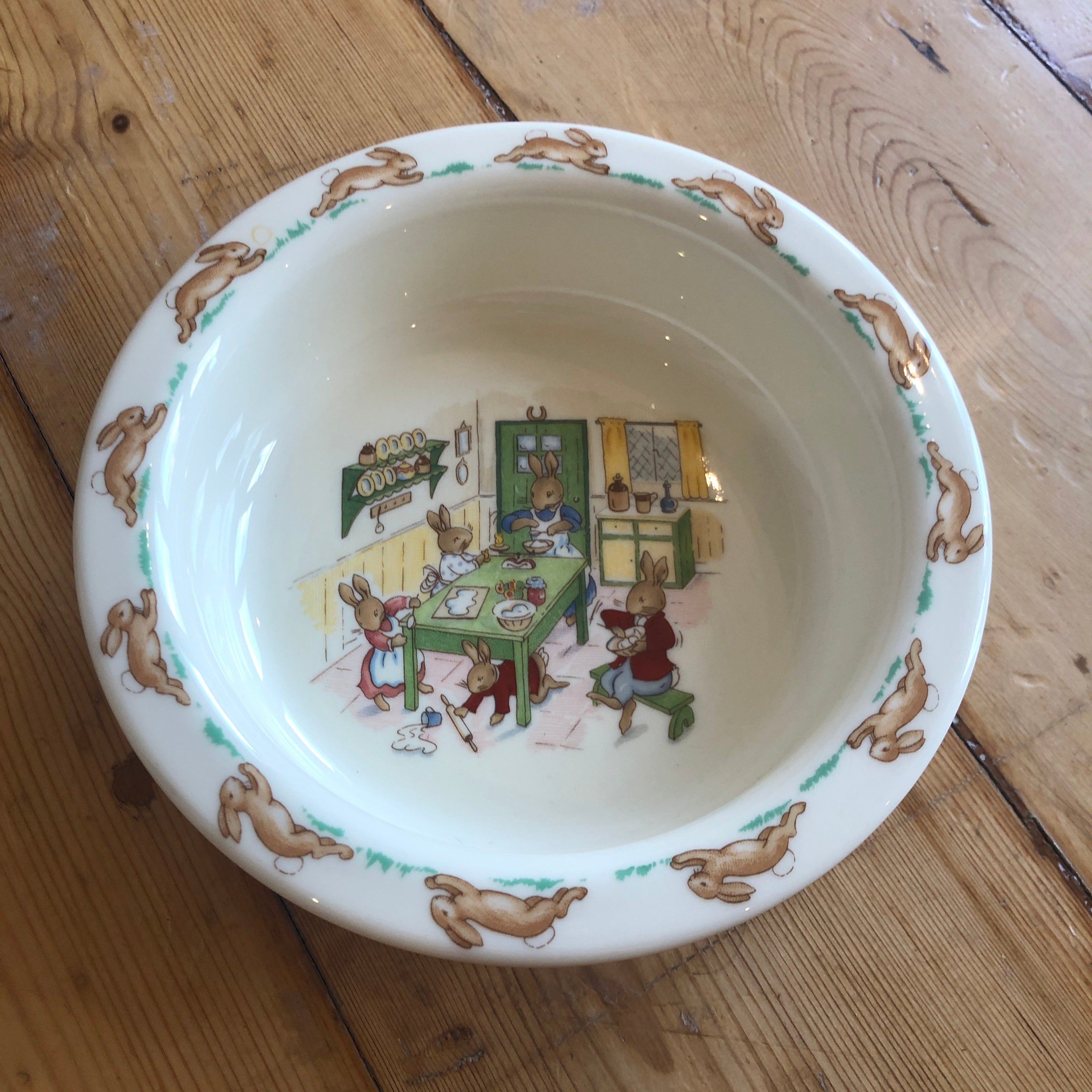 Royal Doulton Bunnykins Helping In The Kitchen Bowl 1936 Rabbit Retail